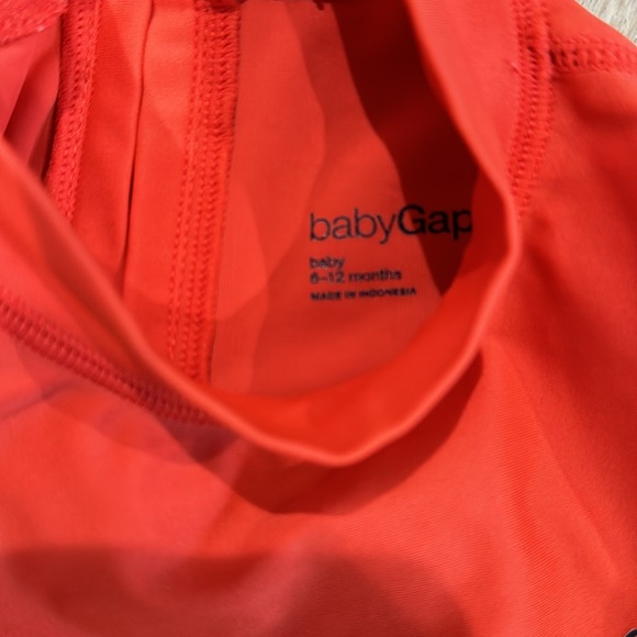 Baby gap 6-12 month short sleeve mockneck zip back rashguard. Bundle 4 discount - Picture 4 of 4